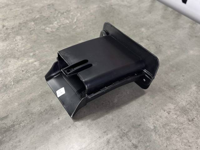 51757185167 BMW Левый дефлектор радиатора купить в Черкассы