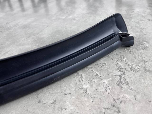 51767206521 BMW Уплотнитель капота купить в Украина