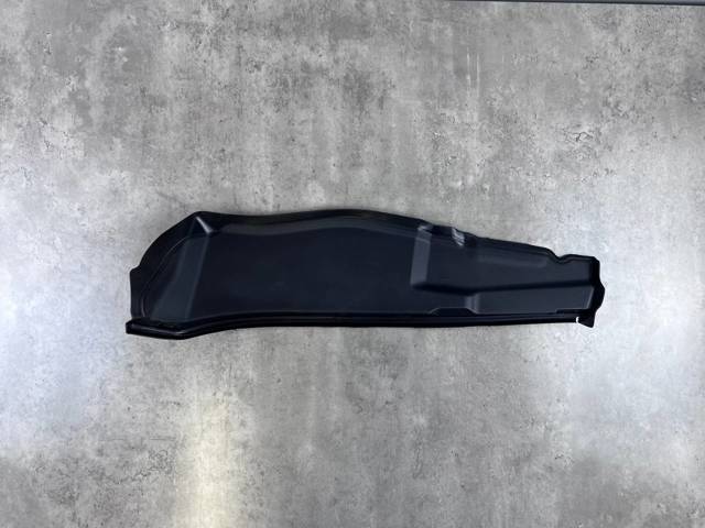 51767329400 BMW Уплотнитель крыла купить в Житомир