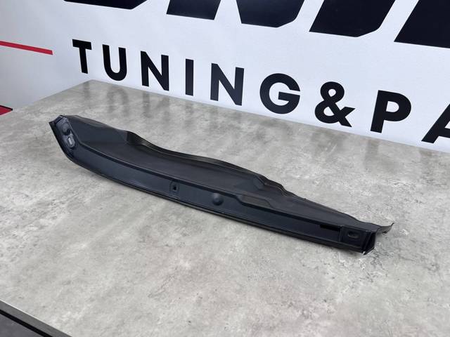 51767329400 BMW Уплотнитель крыла купить в Ирпень