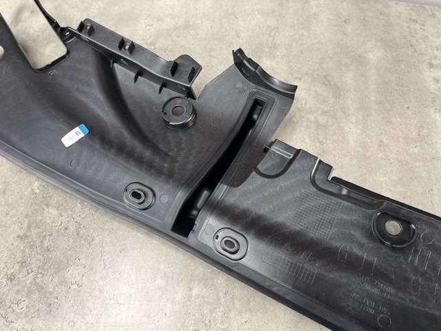 BMW 51767347400 Уплотнитель крыла в наличии Полтава