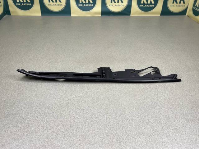 51767349606 BMW Уплотнитель крыла купить в Ровно