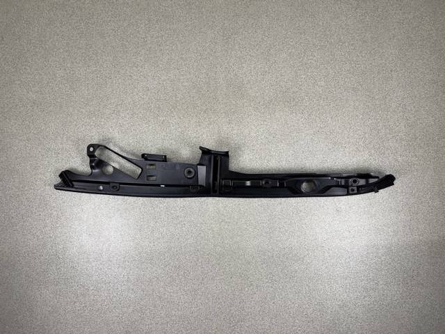 51767349606 BMW Уплотнитель крыла купить в Ужгород