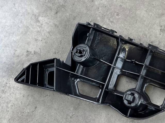 521450E060 TOYOTA Кронштейн бампера переднего правый купить в Чернигов