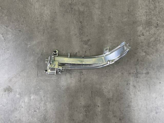 63137280772 BMW Указатель поворота зеркала правый купить в Сумы