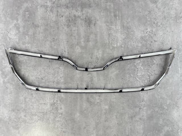6V0853761B2ZZ VAG Решетка радиатора купить в Чернигов