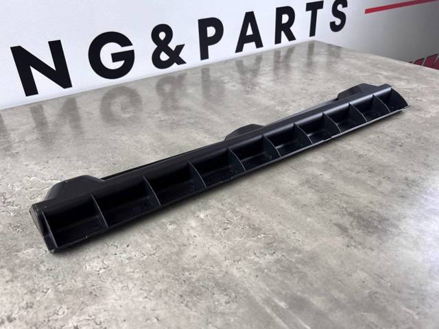 VAG 7L8825195A Кронштейн крепления защиты двигателя в наличии Черкассы