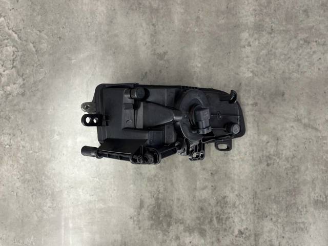 8V0941700C VAG Фара противотуманная правая купить в Киев