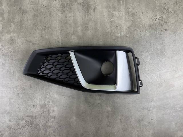 VAG 8W0807681 в наличии Черновцы
