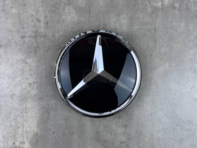 MERCEDES A0008880011 Кронштейн эмблемы решетки радиатора в наличии Сумы