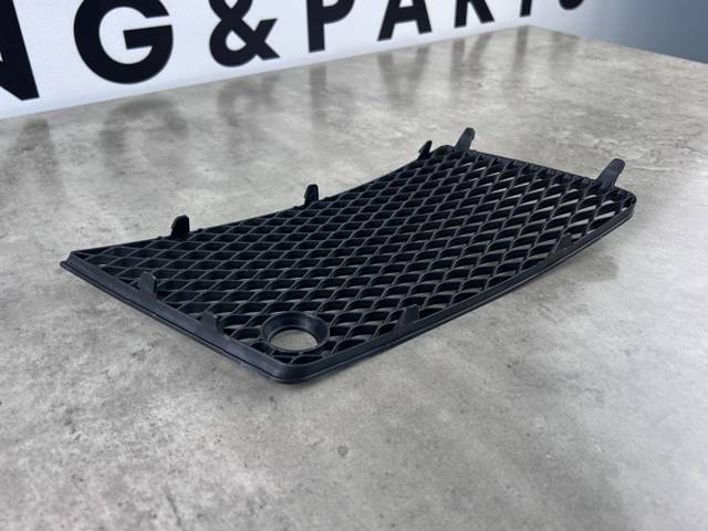 A1668854422 MERCEDES Заглушка (решетка) противотуманных фар бампера переднего правая купить в Ровно