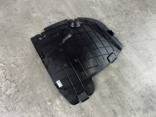A2056900200 MERCEDES Лючок подкрылка переднего правого купить в Киев