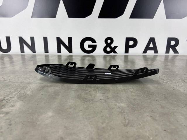 MERCEDES A2058851623 Заглушка (решетка) противотуманных фар бампера переднего правая в наличии Днепр
