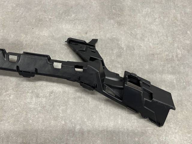 MERCEDES A2058853365 Кронштейн бампера переднего центральный в наличии Украина