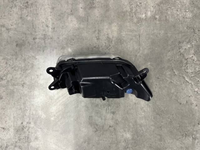 MERCEDES A2128200856 Габарит передний правый в наличии Тернополь