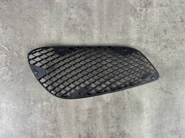 MERCEDES A2128850623 Решетка бампера переднего правая в наличии Тернополь