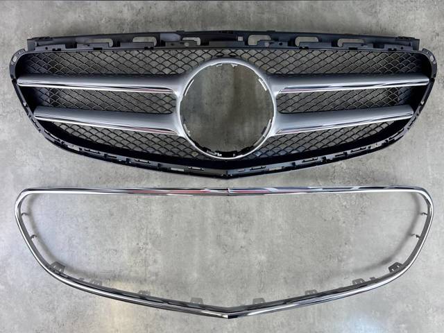 MERCEDES A2128851400 Решетка радиатора в наличии Ровно