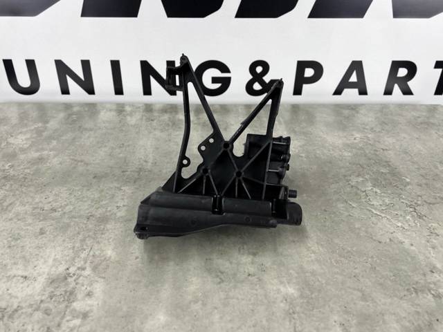 MERCEDES A2136206400 Кронштейн передней панели левый в наличии Винница