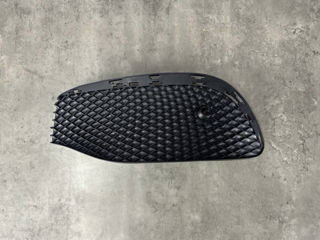 MERCEDES A2138851122 Заглушка (решетка) противотуманных фар бампера переднего левая в наличии Сумы