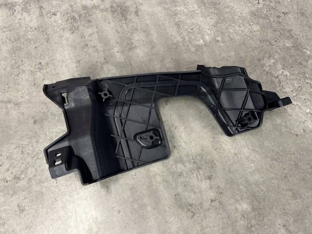 MERCEDES A2138854001 Кронштейн бампера заднего правый в наличии Украина