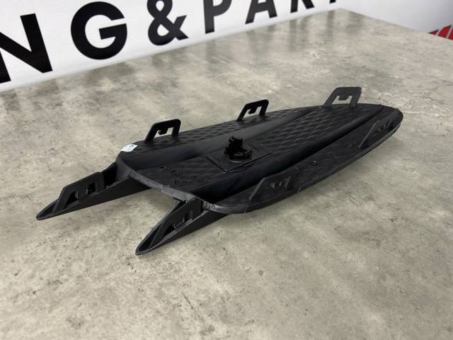 MERCEDES A2138856800 Заглушка (решетка) противотуманных фар бампера переднего правая в наличии Кривой Рог
