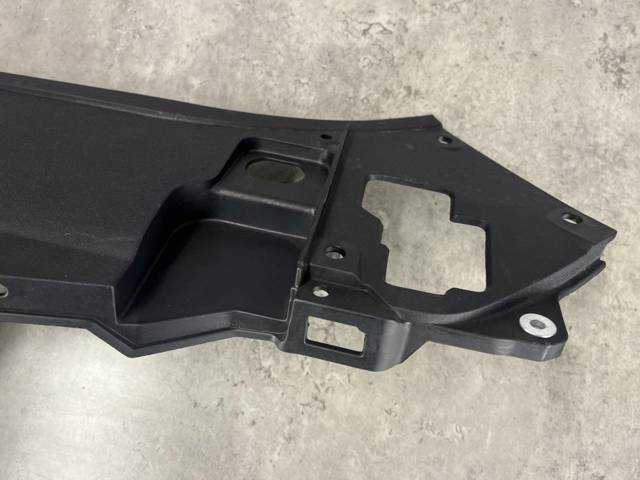 A2226220016 MERCEDES Молдинг решетки радиатора купить в Украина