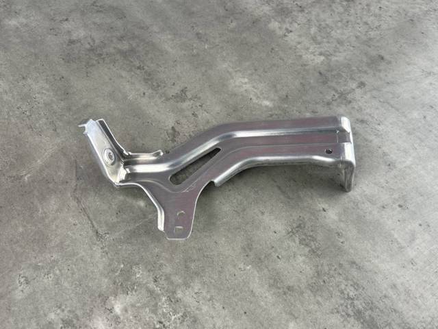 A2226260314 MERCEDES Кронштейн бампера переднего левый купить в Ужгород