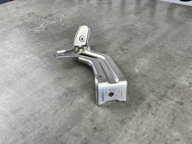 A2226260314 MERCEDES Кронштейн бампера переднего левый купить в Запорожье