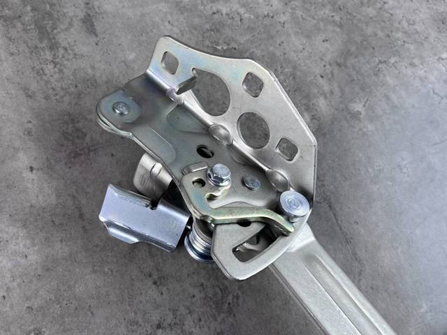 MERCEDES A2538800228 Петля капота левая в наличии Украина