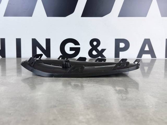 MERCEDES A2928850622 Накладка бампера переднего в наличии Винница