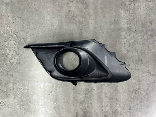 BHR150C11A MAZDA Заглушка (решетка) противотуманных фар бампера переднего правая купить в Киев