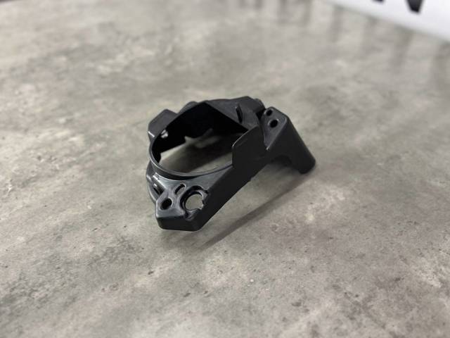 MAZDA BHR151684A Кронштейн крепления противотуманной фары правой в наличии Днепр