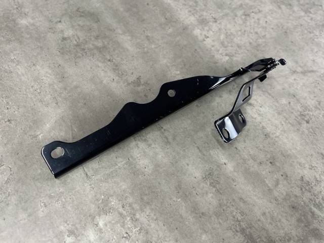 KB7W52420 Петля капота левая купить Харьков