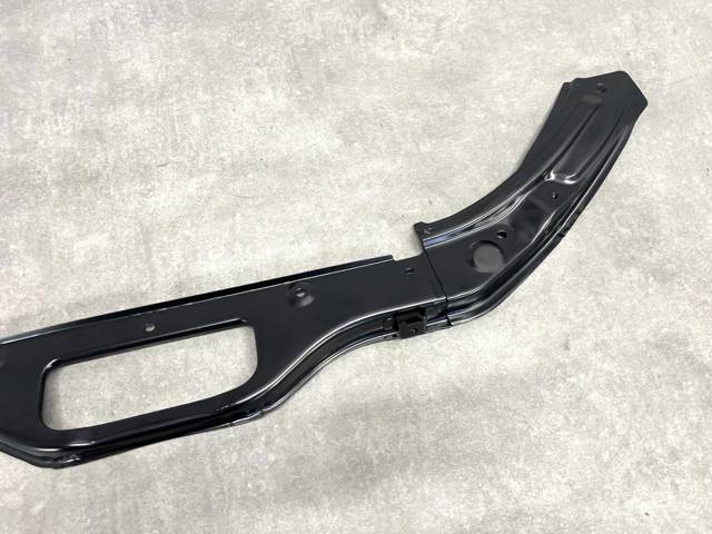 KB7W53150B MAZDA Кронштейн суппорта радиатора верхний купить в Ирпень