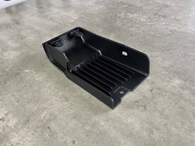 KD5151W81 Накладка крыла переднего левого купить Николаев