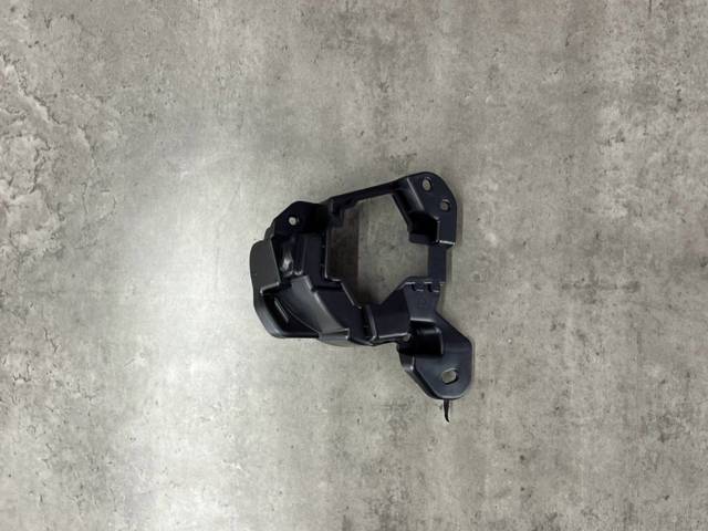 KD5351684A MAZDA Кронштейн крепления противотуманной фары правой купить в Украина