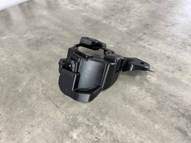 KD5351684A MAZDA Кронштейн крепления противотуманной фары правой купить в Ужгород