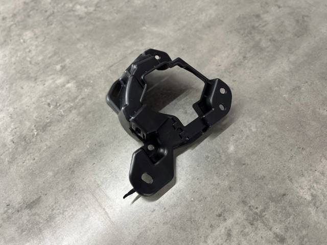 KD5351684A MAZDA Кронштейн крепления противотуманной фары правой купить в Каменское