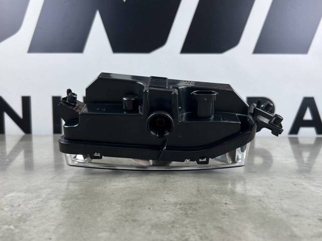 LR033406 LAND ROVER Фара противотуманная правая купить в Одесса
