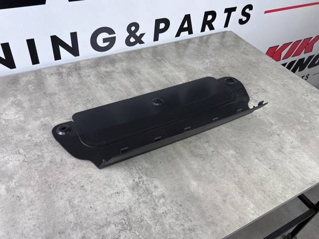 LR037895 LAND ROVER Заглушка бампера буксировочного крюка задняя купить в Полтава