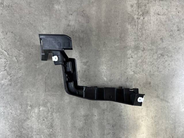 LR037915 LAND ROVER Кронштейн бампера заднего правый купить в Павлоград