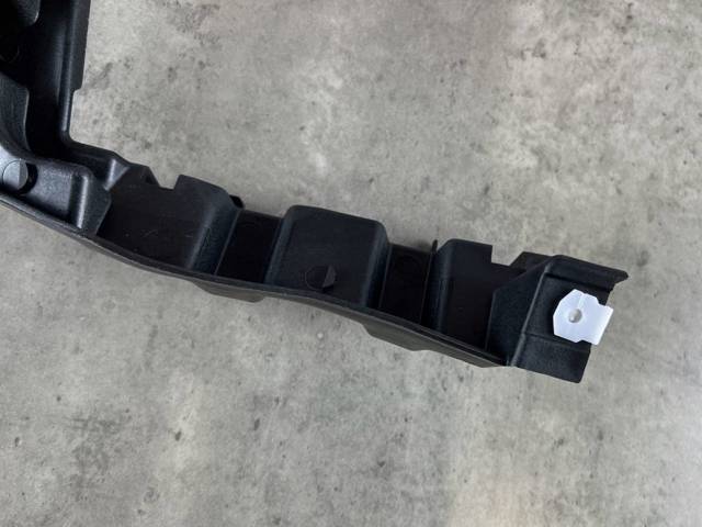 LAND ROVER LR037915 Кронштейн бампера заднего правый в наличии Львов