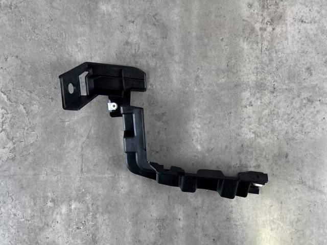 LR037916 LAND ROVER Кронштейн бампера заднего левый купить в Сумы