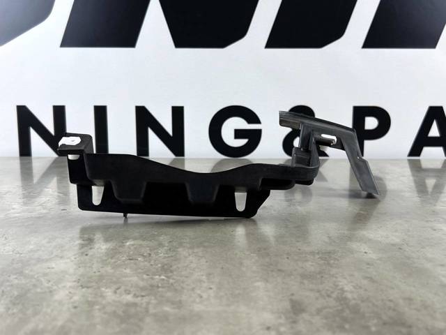 LAND ROVER LR037916 Кронштейн бампера заднего левый в наличии Украина