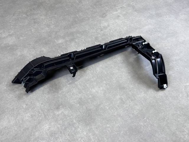 LAND ROVER LR037924 Направляющая заднего бампера правая в наличии Украина