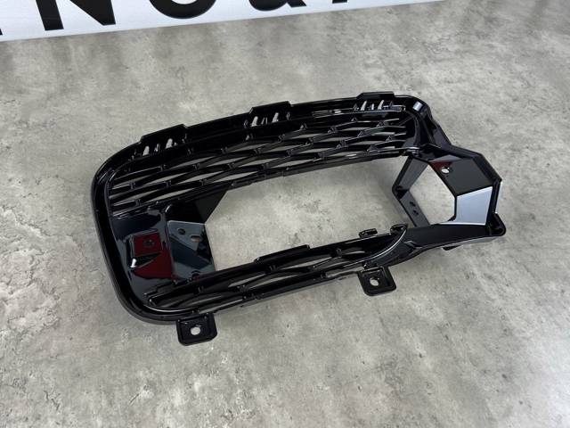 LR045034 LAND ROVER Заглушка (решетка) противотуманных фар бампера переднего левая купить в Запорожье
