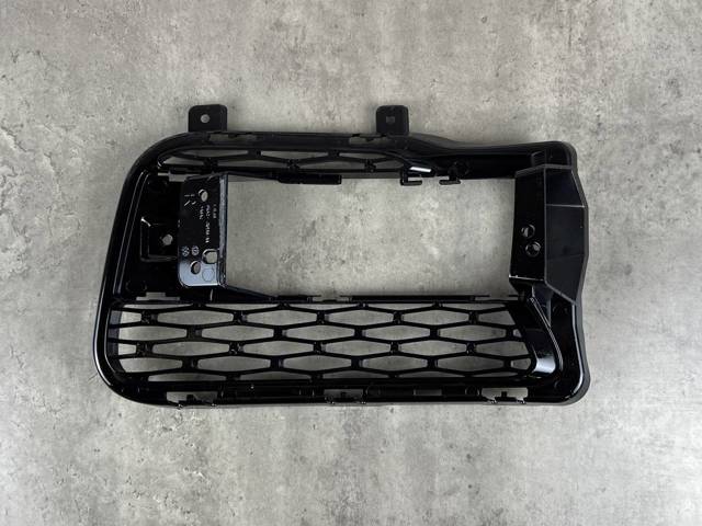 LR045034 LAND ROVER Заглушка (решетка) противотуманных фар бампера переднего левая купить в Черновцы