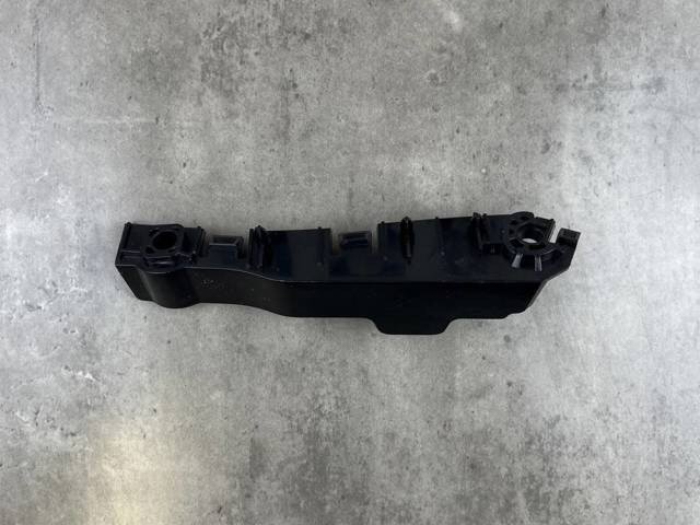LR045212 LAND ROVER Кронштейн бампера переднего правый купить в Украина