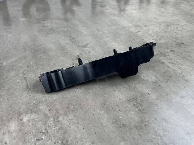 LAND ROVER LR045212 Кронштейн бампера переднего правый в наличии Ужгород