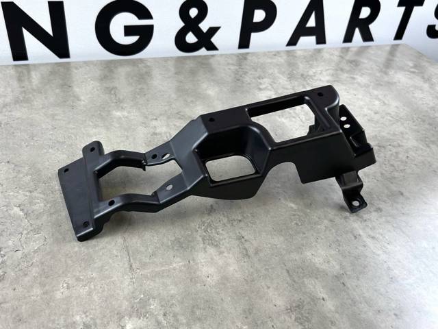 LR050518 LAND ROVER Кронштейн крепления противотуманной фары левой купить в Запорожье